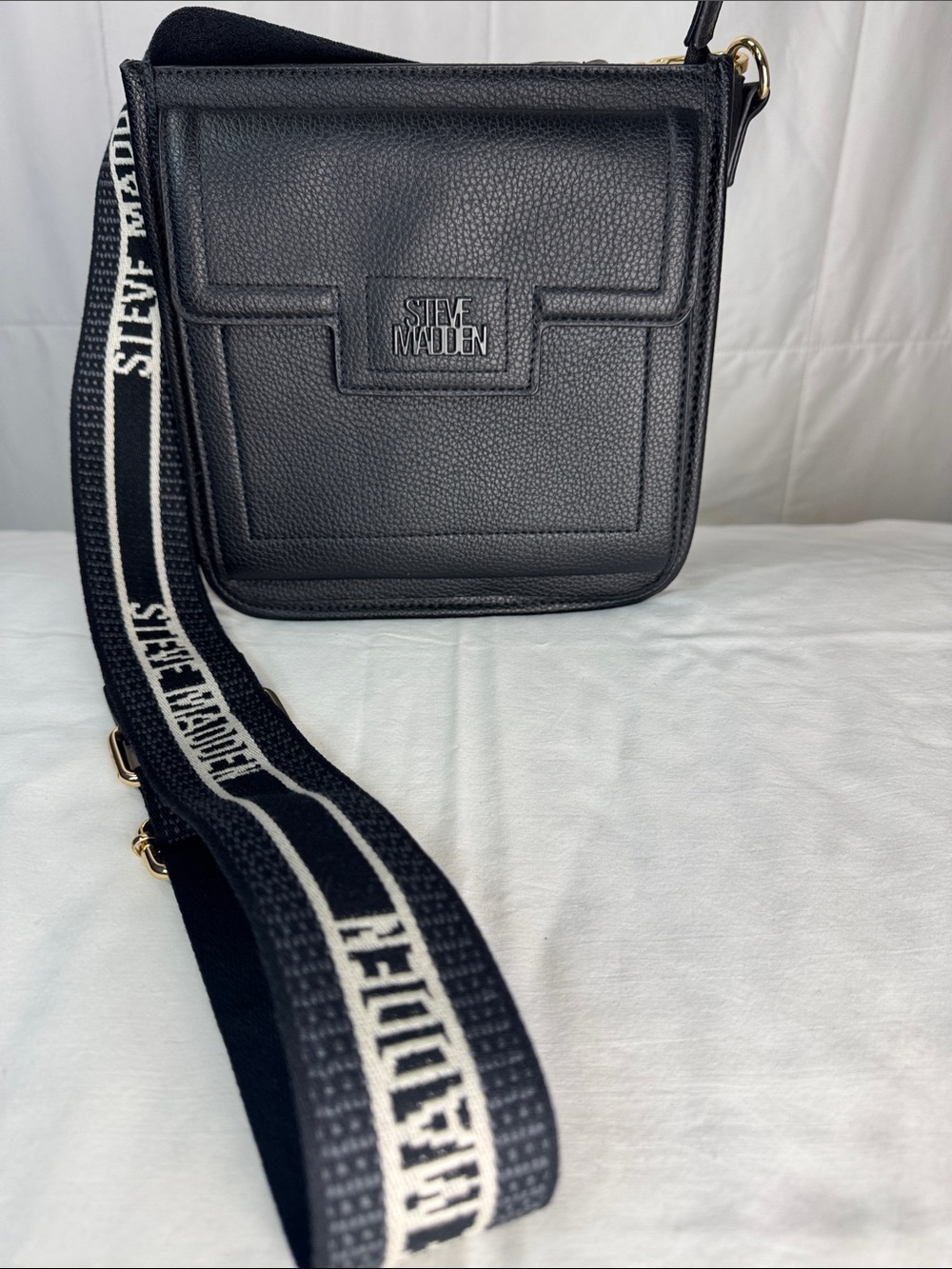 Steve Madden Black Crossbody Bag Logo Strap Gold Hardware